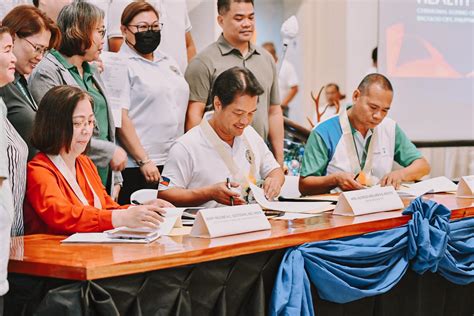 Bacolod City elevates health standards with universal health care .